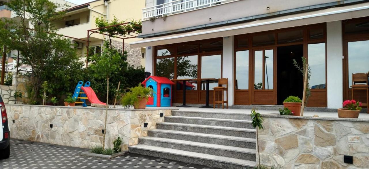 Apartments Kurilj Makarska Esterno foto