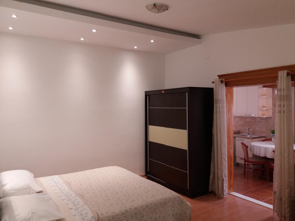 Apartments Kurilj Makarska Esterno foto